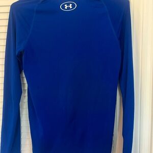 Blue under Armour fitted heat gear athletic top  size youth large